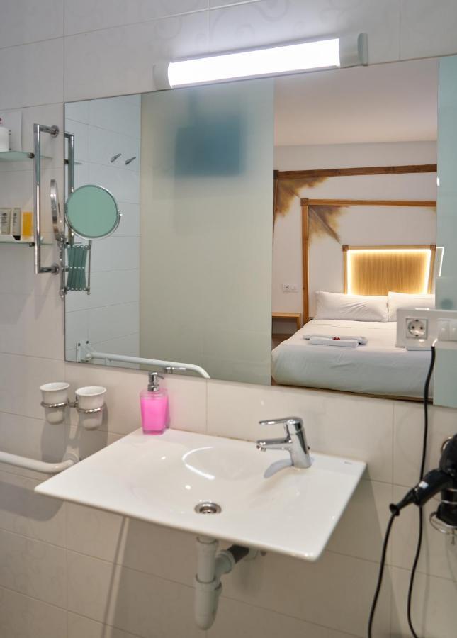 Pension Aliciazzz Bed And Breakfast Bilbao Eksteriør billede
