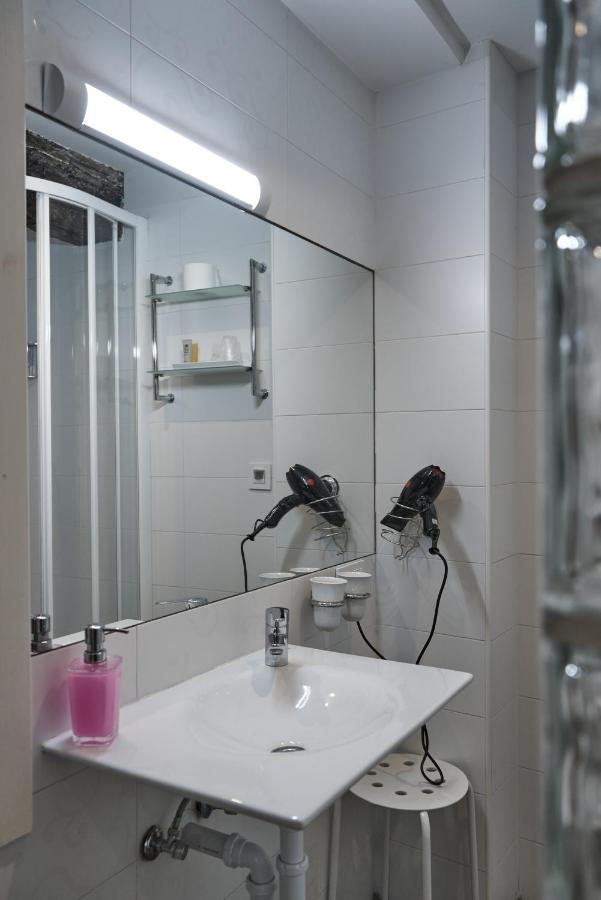 Pension Aliciazzz Bed And Breakfast Bilbao Eksteriør billede