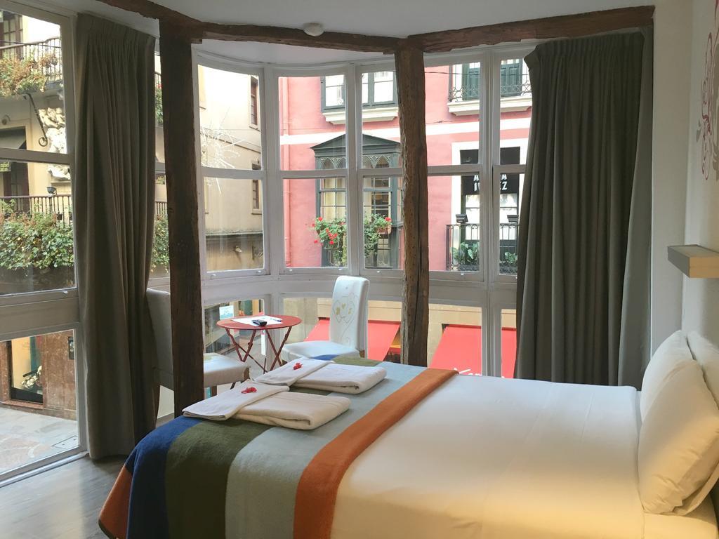 Pension Aliciazzz Bed And Breakfast Bilbao Eksteriør billede