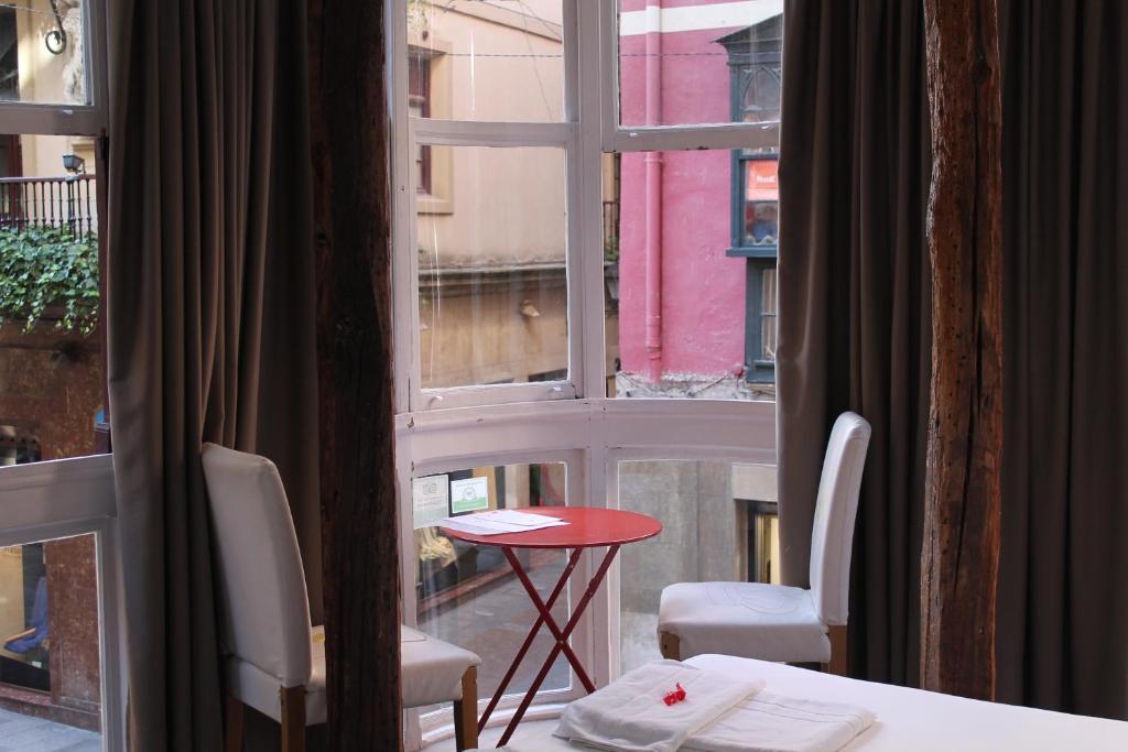 Pension Aliciazzz Bed And Breakfast Bilbao Værelse billede