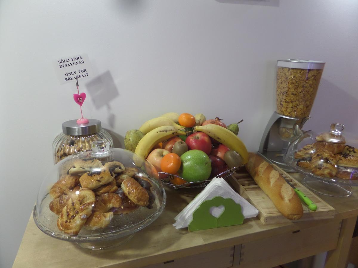 Pension Aliciazzz Bed And Breakfast Bilbao Eksteriør billede